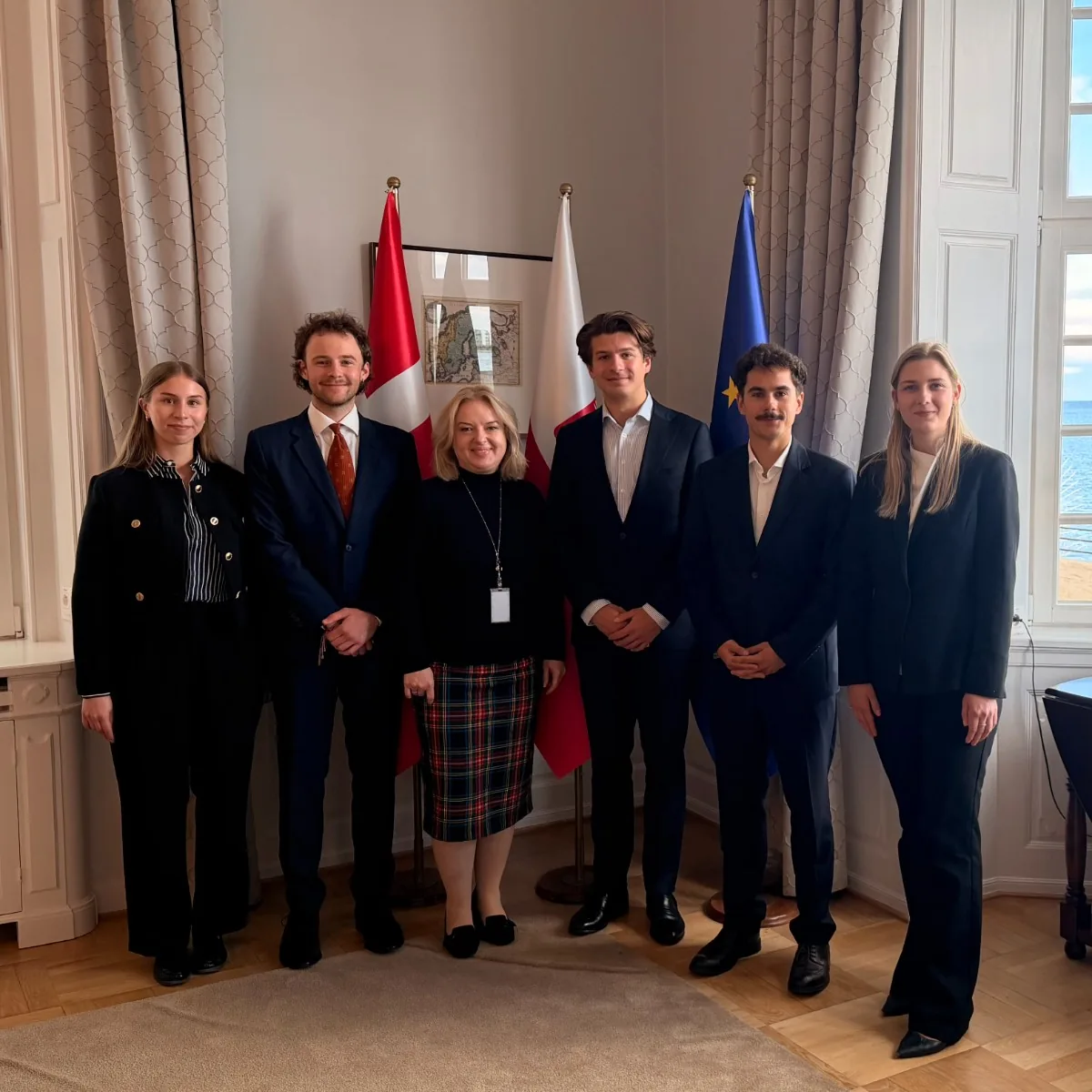 Zarząd PolSoc Dania podczas spotkania w Ambasadzie RP w Kopenhadze